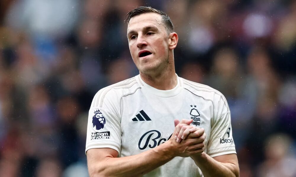 Nottingham Forest hold talks to sign "clinical" star