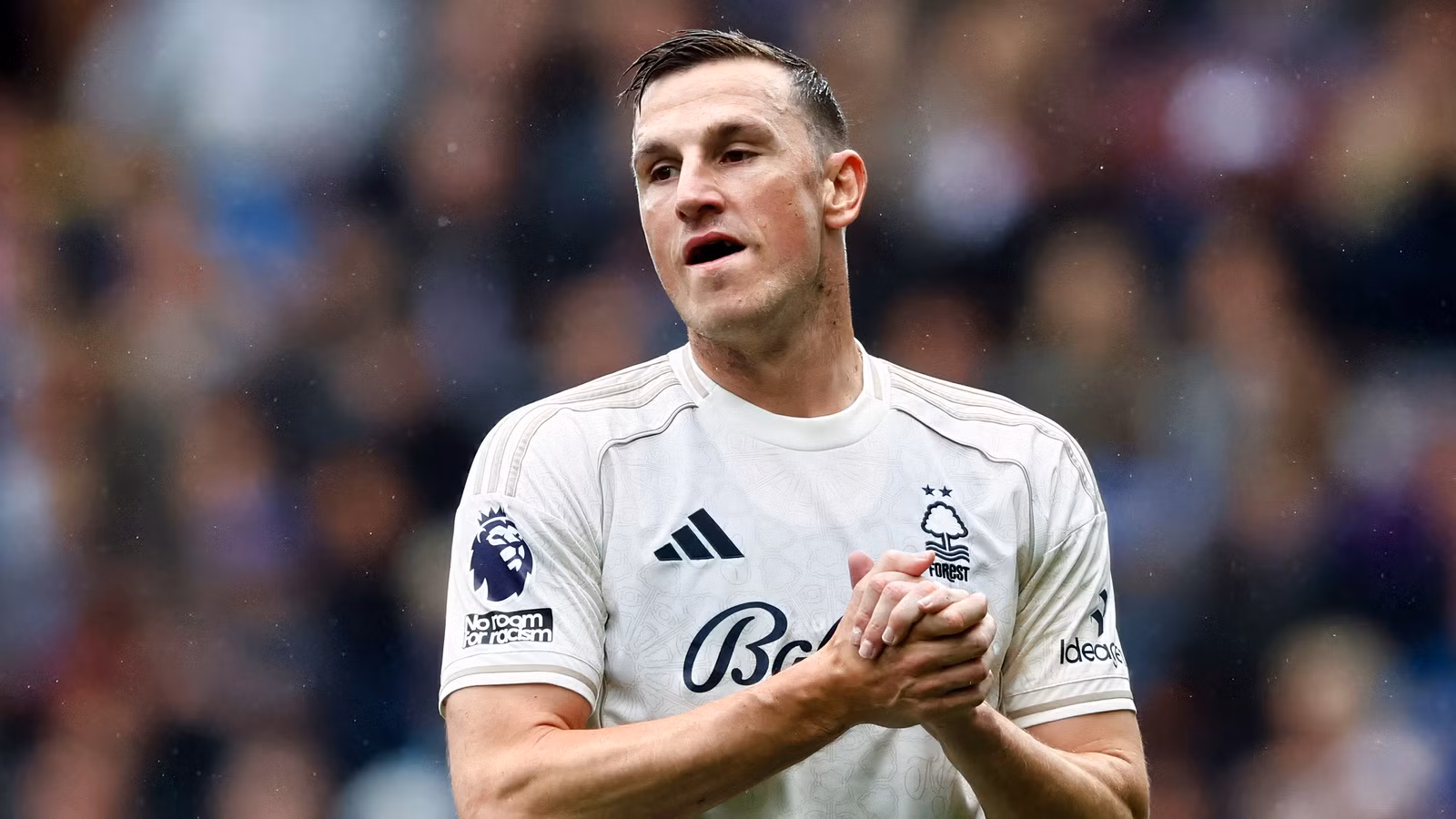 Nottingham Forest hold talks to sign "clinical" star