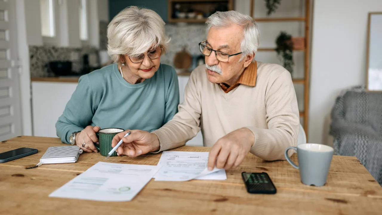 Seniors get new tax deduction up to $6,000 for 2025 filing season