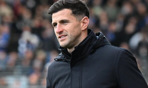Portsmouth landmark celebrations on ice for John Mousinho, but still plenty to cheer as Ipswich fume
