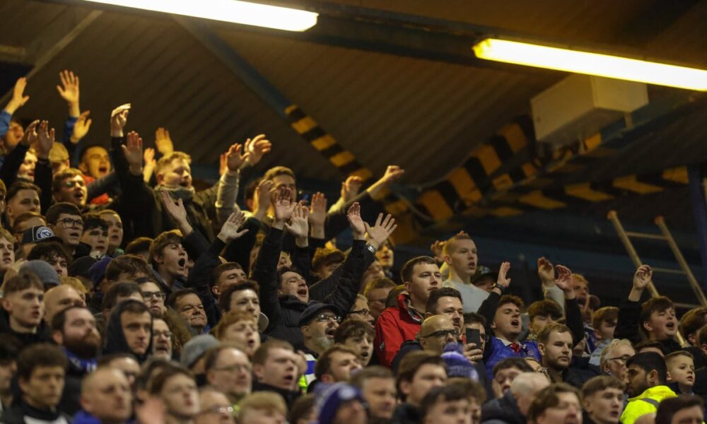 Portsmouth and Sheffield Wednesday faithfuls in show of appreciation and agreement after Hillsborough clash