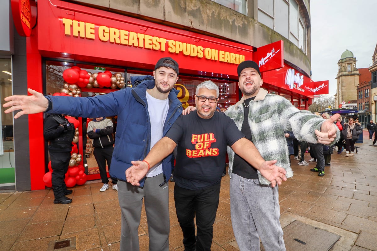 "It's all about the potatoes": TikTok influencers SpudBros turn out to support Portsmouth entrepreneur as new SpudBros Express franchise opens