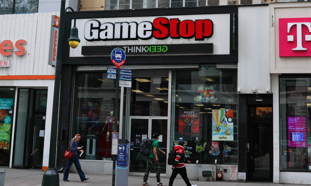 GameStop plans more store closures