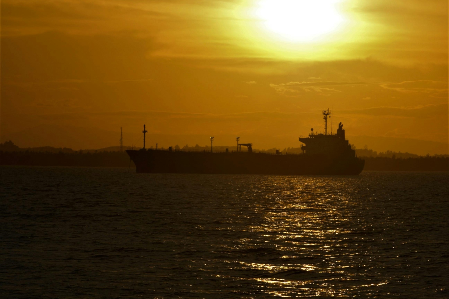 Trump says Venezuelan oil to be shipped to US ports