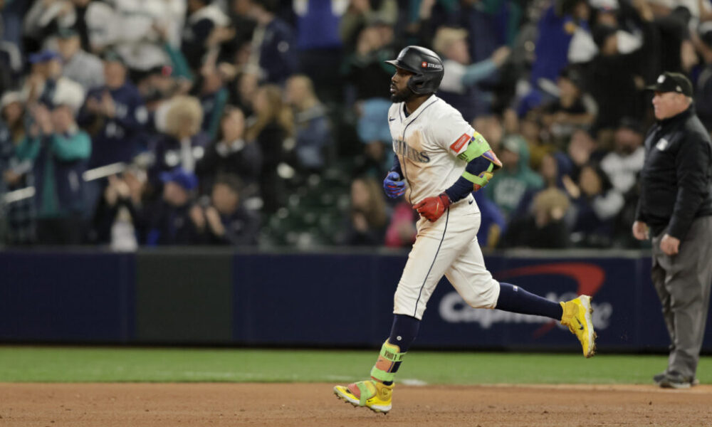 Mariners Avoid Arbitration With Arozarena, Gilbert