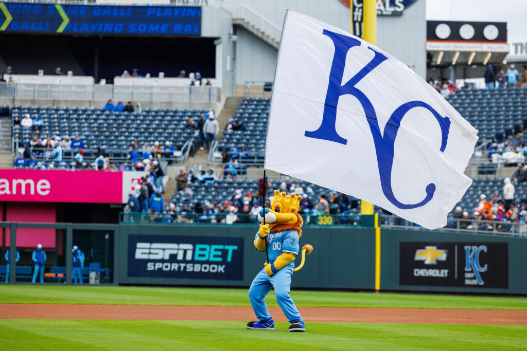 Royals Exploring Trade Market For Relievers