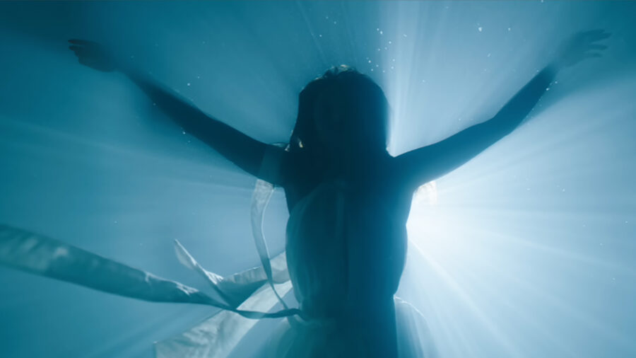 Darkman Director's New R-Rated, Island Thriller Is In Tune With His Best