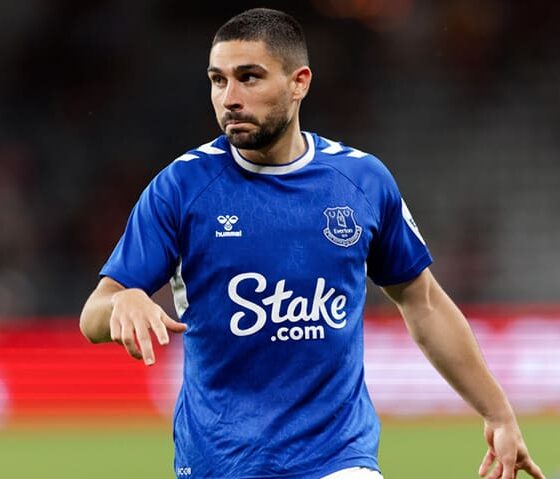 UK ministers face pressure to restrict gambling advertising