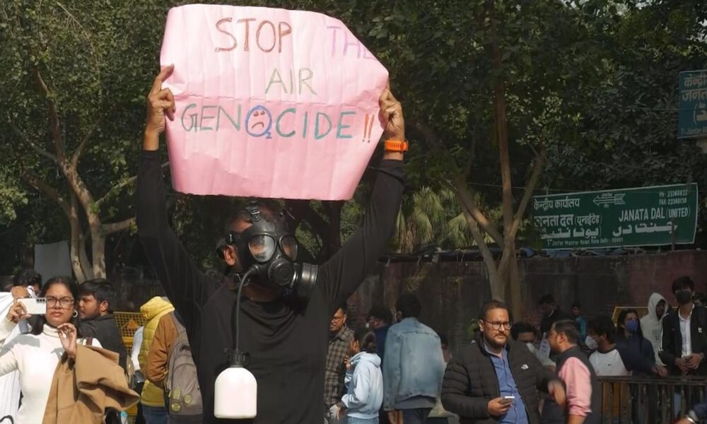 People protest against air pollution in Delhi