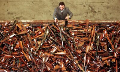 A gun buyback scheme, like this one in Sydney in 1997, is set to be repeated. File pic: Reuters