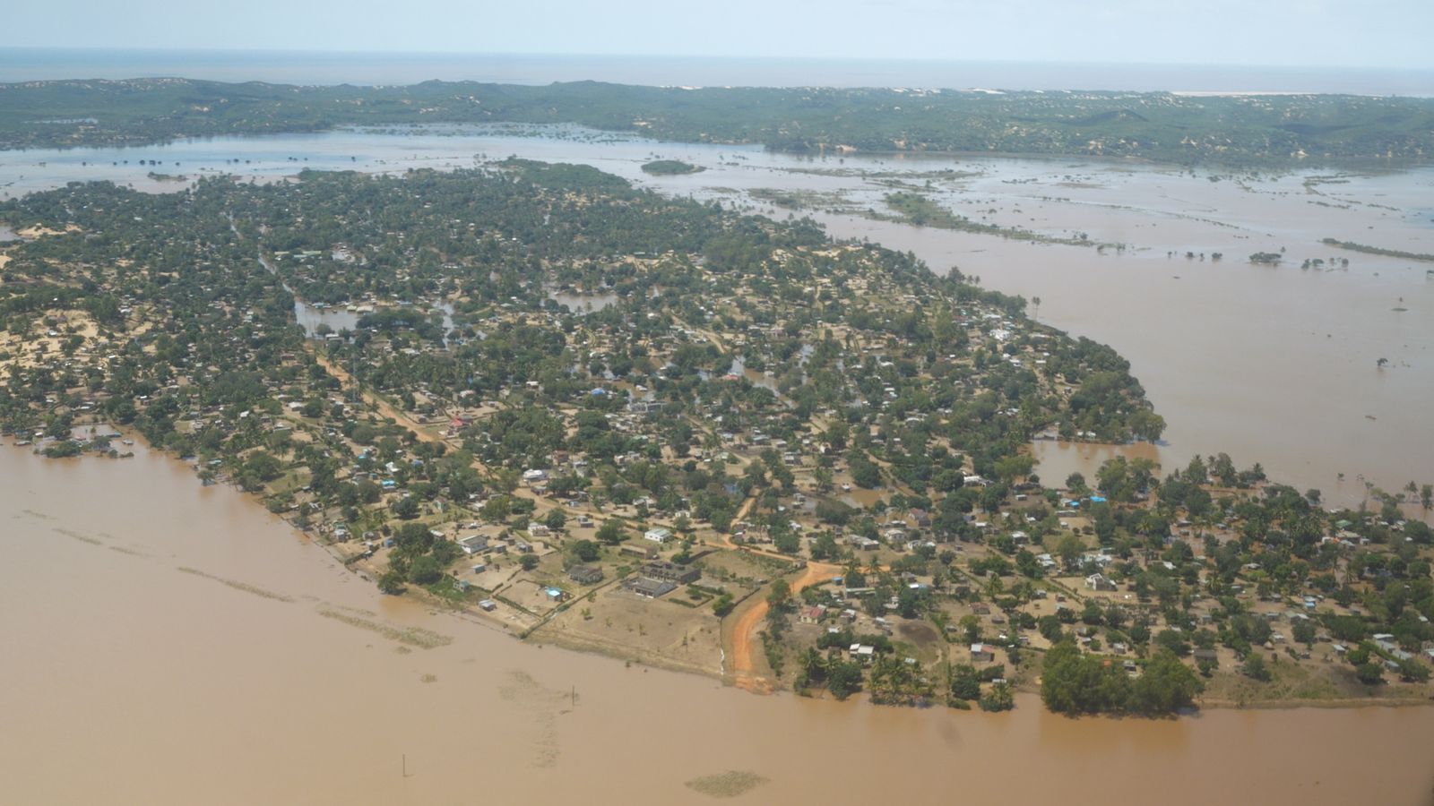Mozambique: Aid workers scramble to reach starving communities after devastating floods but it's a mammoth task | World News