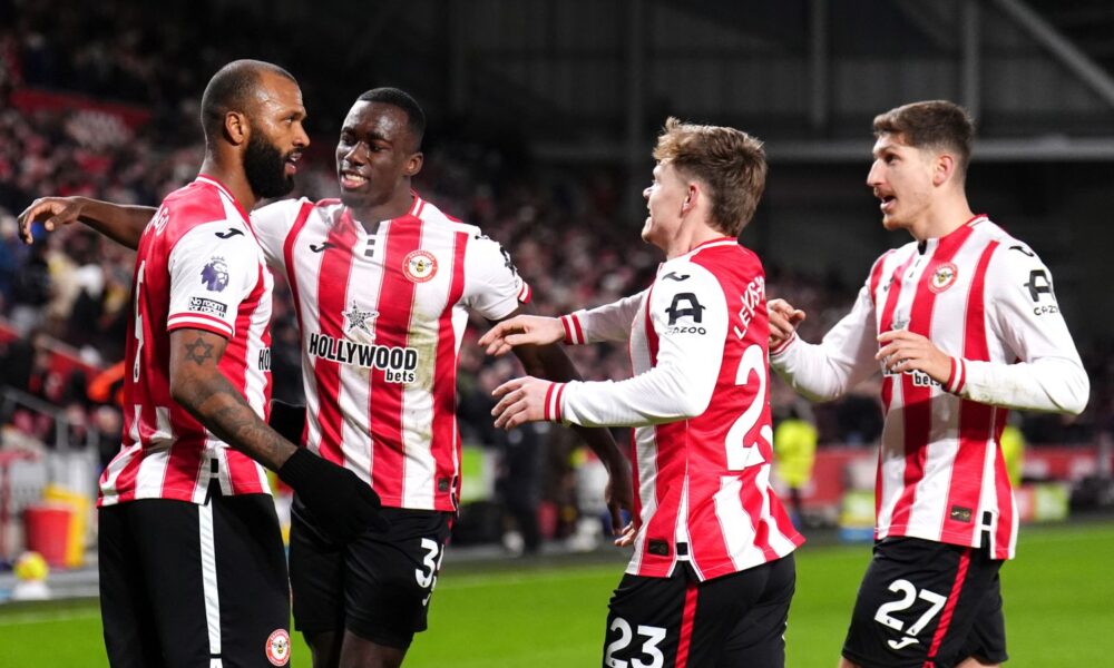 Brentford's Igor Thiago (left) celebrates scoring their side's first goal of the game with team-mates during the Premier League match at Gtech Community Stadium, London. Picture date: Wednesday January 7, 2026. PA Photo. Photo credit should read: John Walton/PA Wire...RESTRICTIONS: EDITORIAL USE ONLY No use with unauthorised audio, video, data, fixture lists, club/league logos or "live" services. Online in-match use limited to 120 images, no video emulation. No use in betting, games or single club/league/player publications.