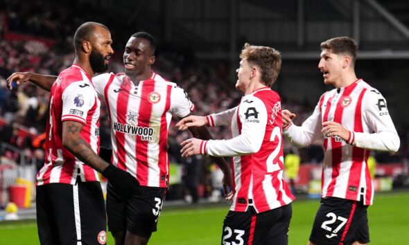 Brentford's Igor Thiago (left) celebrates scoring their side's first goal of the game with team-mates during the Premier League match at Gtech Community Stadium, London. Picture date: Wednesday January 7, 2026. PA Photo. Photo credit should read: John Walton/PA Wire...RESTRICTIONS: EDITORIAL USE ONLY No use with unauthorised audio, video, data, fixture lists, club/league logos or "live" services. Online in-match use limited to 120 images, no video emulation. No use in betting, games or single club/league/player publications.