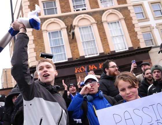 Chelsea fans protesting the Chelsea sporting directorship ahead of the Premier League match at Stamford Bridge, London. Picture date: Saturday January 17, 2026. PA Photo. Photo credit should read: Bradley Collyer/PA Wire...RESTRICTIONS: EDITORIAL USE ONLY No use with unauthorised audio, video, data, fixture lists, club/league logos or "live" services. Online in-match use limited to 120 images, no video emulation. No use in betting, games or single club/league/player publications.