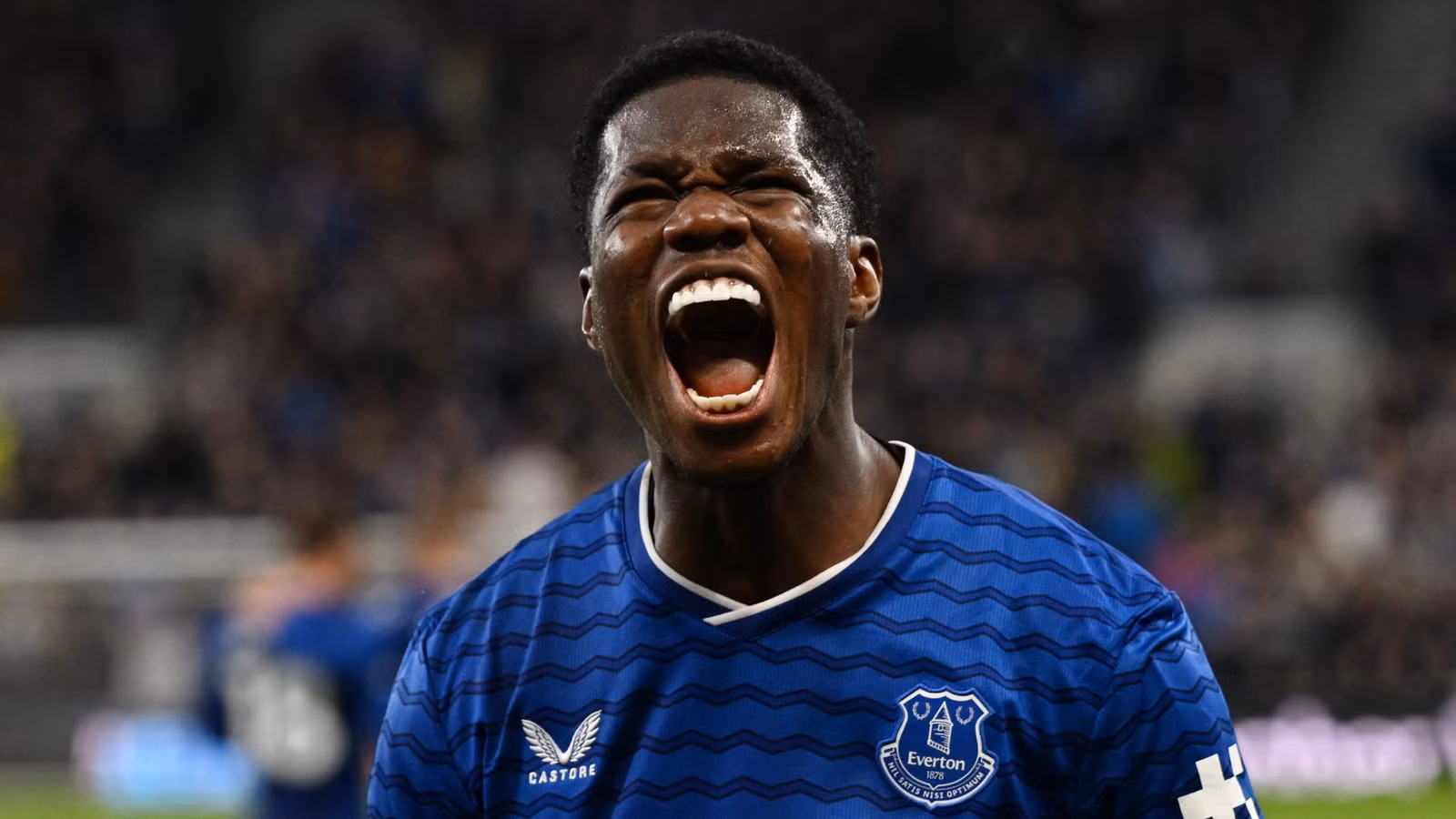 Everton hold talks over signing new striker who's better than Barry