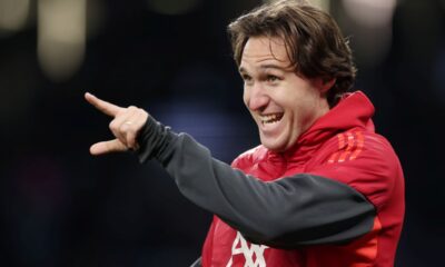 LONDON, ENGLAND - DECEMBER 20: Federico Chiesa of Liverpool gestures during warming up prior to the Premier League match between Tottenham Hotspur and Liverpool at Tottenham Hotspur Stadium on December 20, 2025 in London, England. (Photo by Alex Pantling/Getty Images)