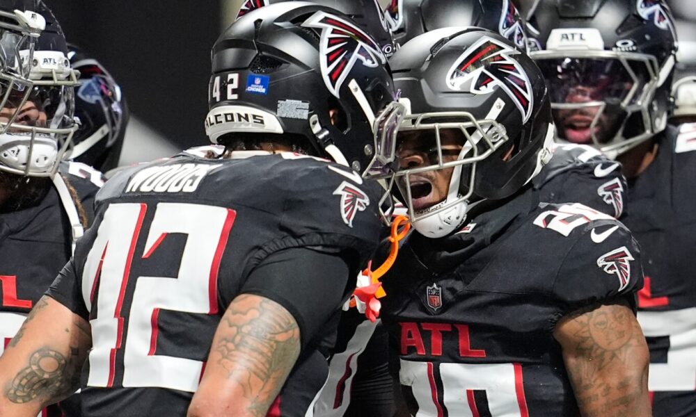 Panthers win NFC South title with Falcons' 19-17 win over Saints