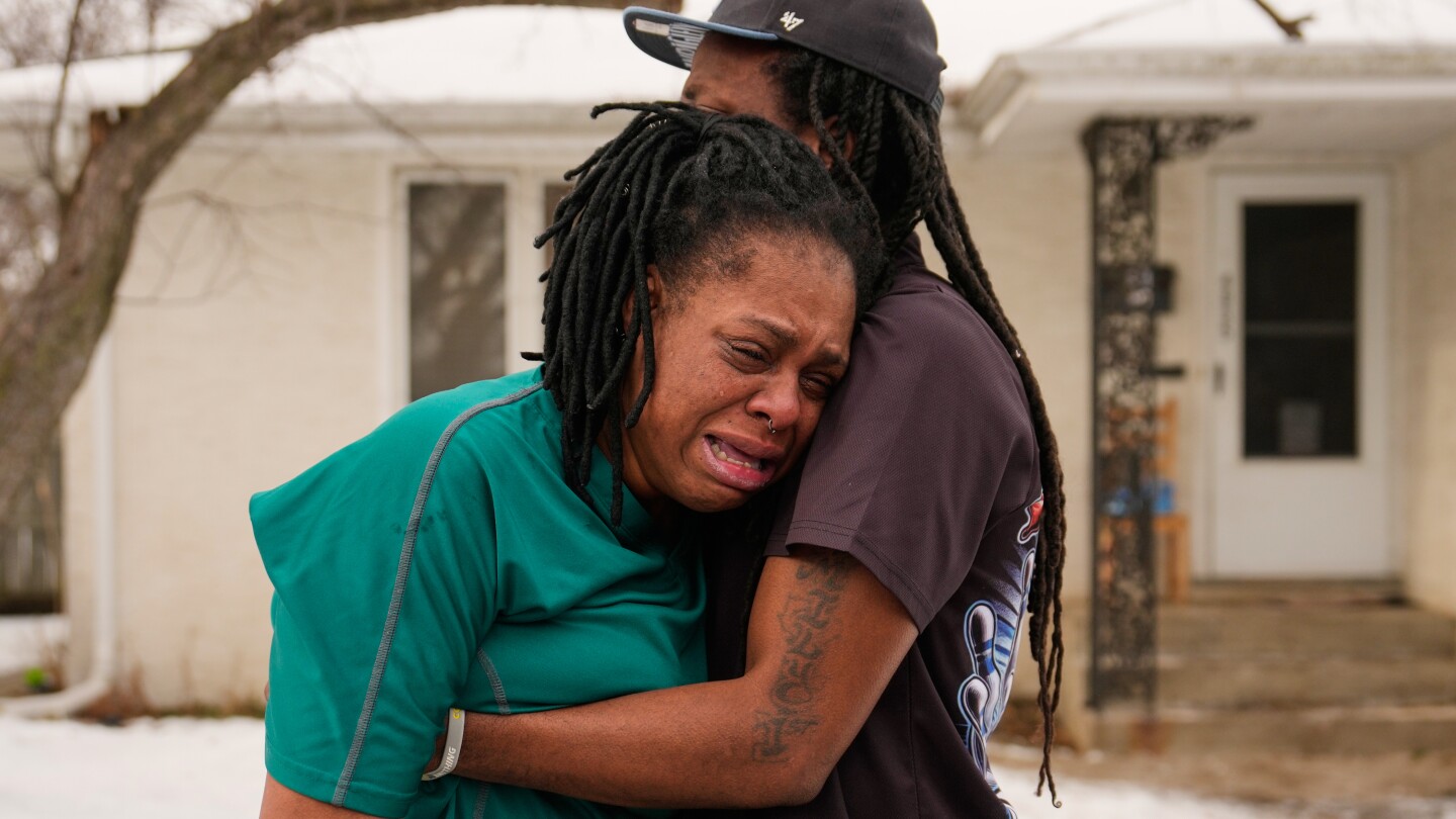 Dramatic video captures Minneapolis immigration arrest in a city on edge