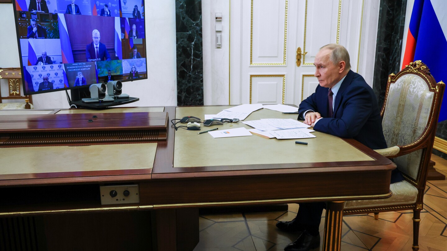 Russia watches US-European tensions over Greenland with some glee, gloating and wariness