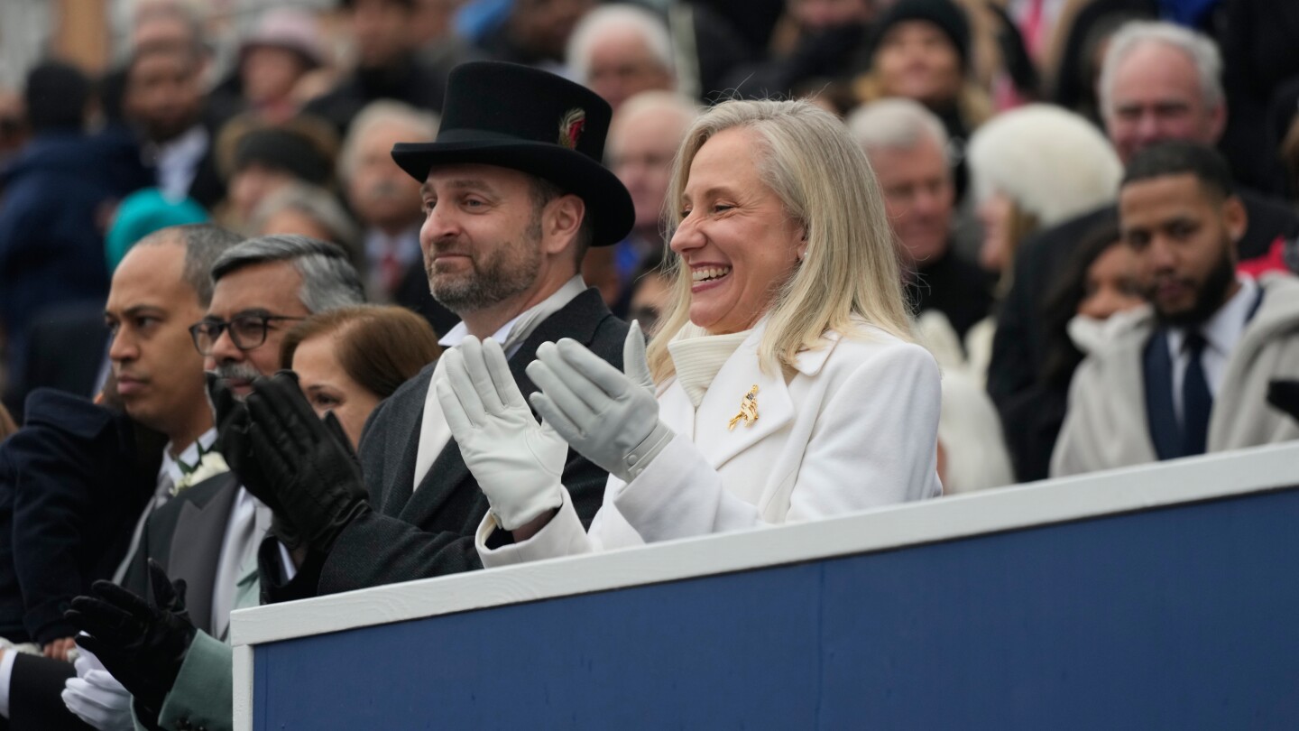 Abigail Spanberger becomes Virginia's 1st female governor