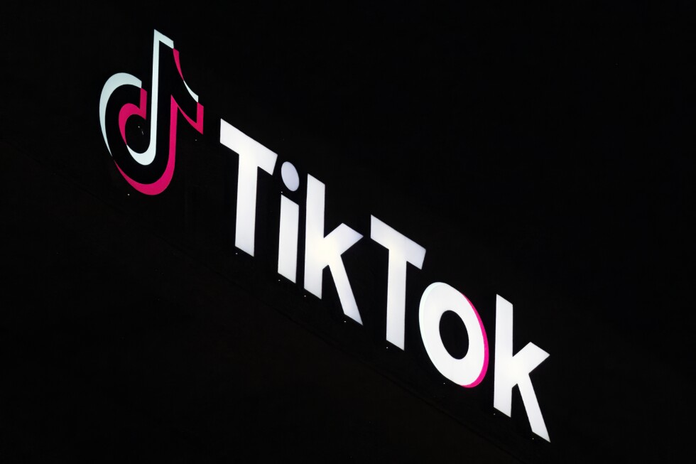 TikTok finalizes a deal to form a new US unit