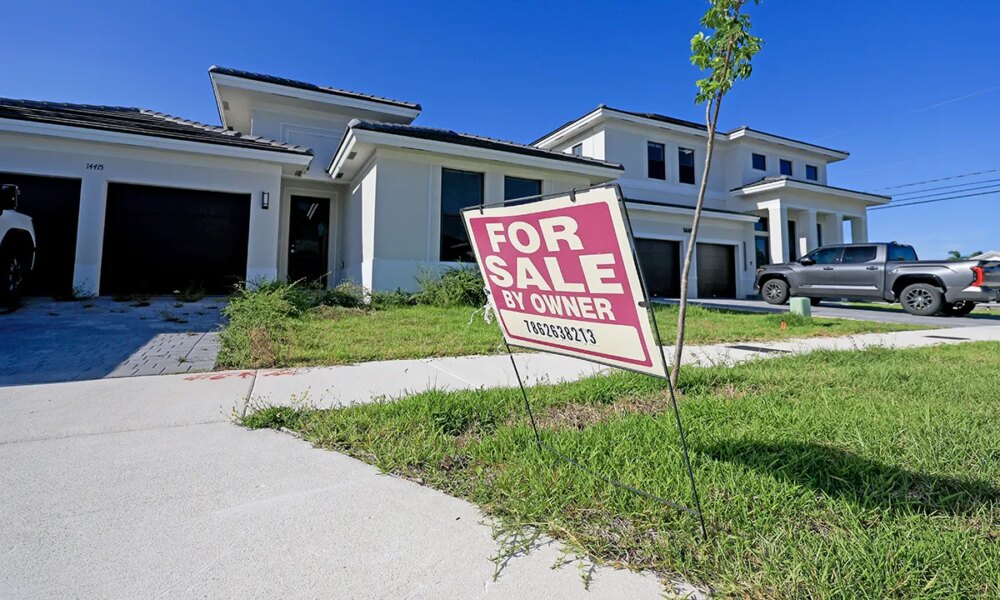 Mortgage applications fall 9.7% despite lower interest rates in December