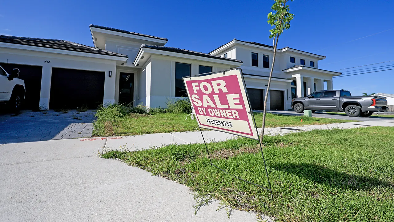 Mortgage applications fall 9.7% despite lower interest rates in December