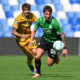 SASSUOLO, ITALY - SEPTEMBER 28: Andrea Pinamonti of Sassuolo runs onto the ball during the Serie A match between US Sassuolo Calcio and Udinese Calcio at Mapei Stadium Citta del Tricolore on September 28, 2025 in Sassuolo, Italy. (Photo by Alessandro Sabattini/Getty Images)