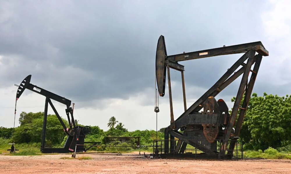 Trump Venezuela oil policy shows early effects as exports resume to markets