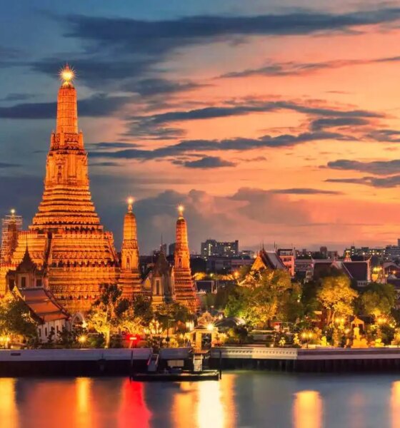 Wat Arun Implements Stricter Guidelines for Temple Photography