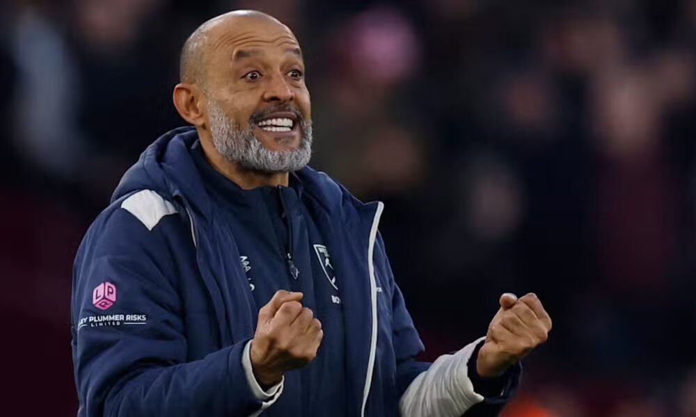 West Ham United manager Nuno Espirito Santo reacts-1