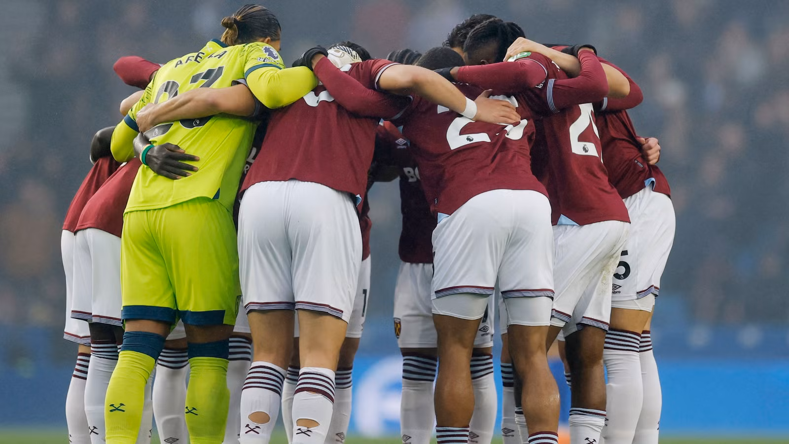 Bento holds crunch Tuesday exit talks as West Ham submit January loan bid