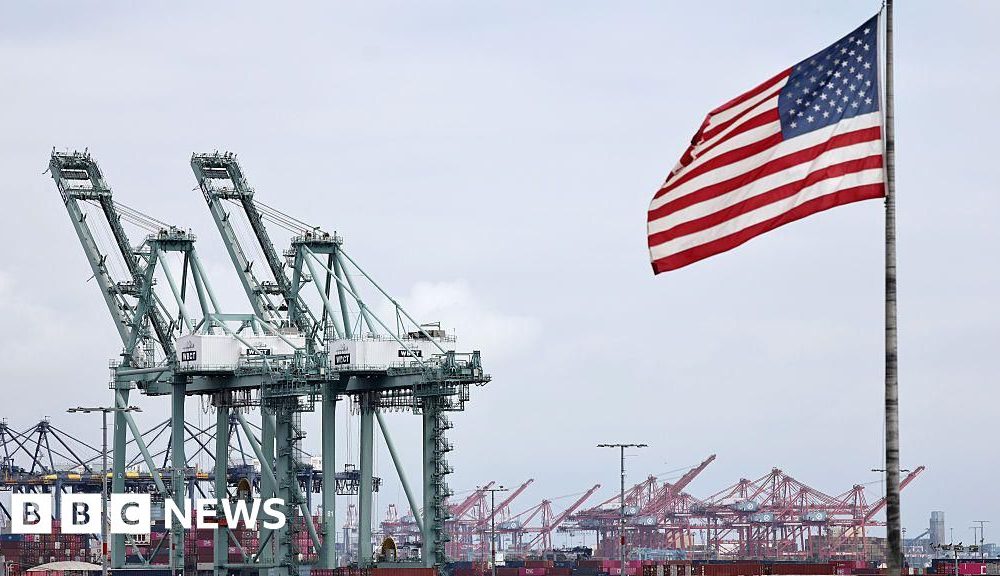 Trump's new global tariff comes into effect at 10%