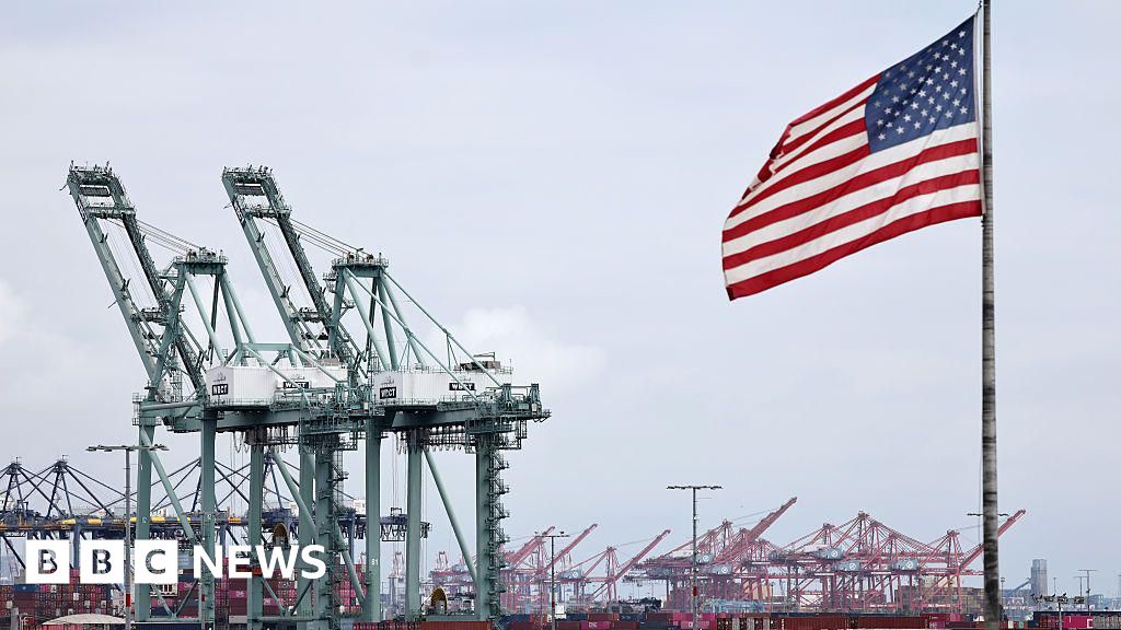 Trump's new global tariff comes into effect at 10%