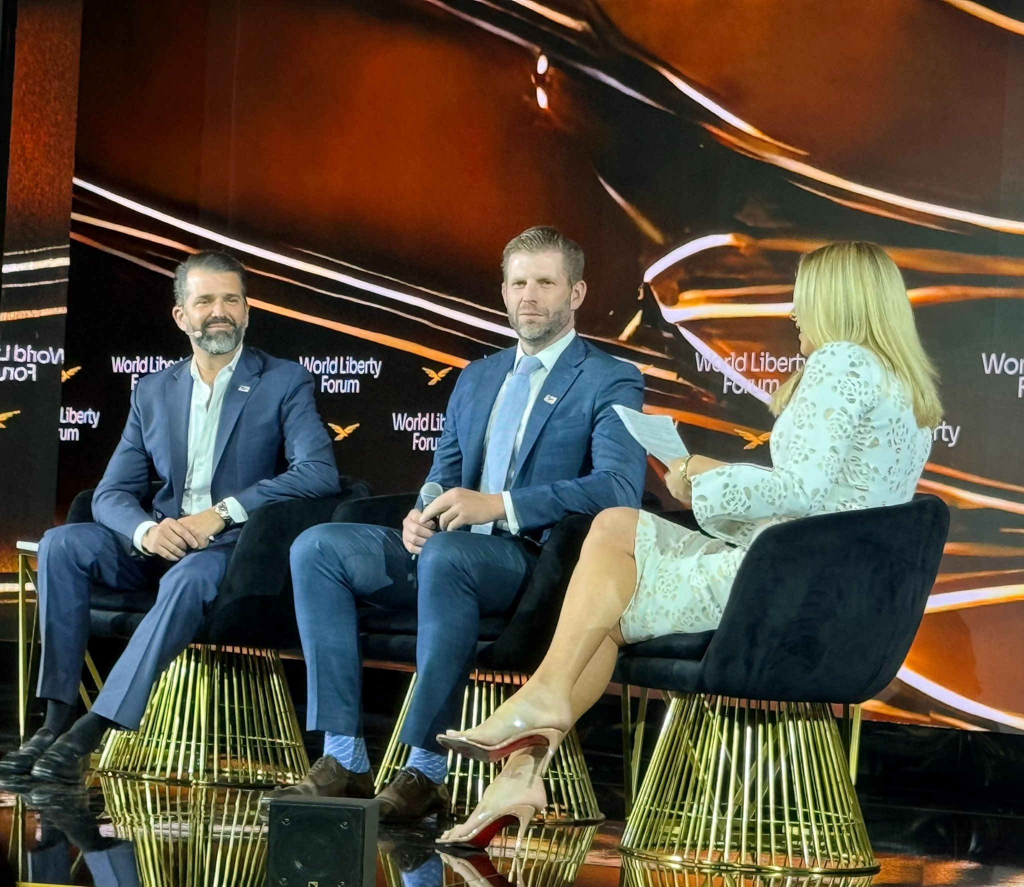 Crypto, TradFi Execs Mingle At Trump Crypto Event