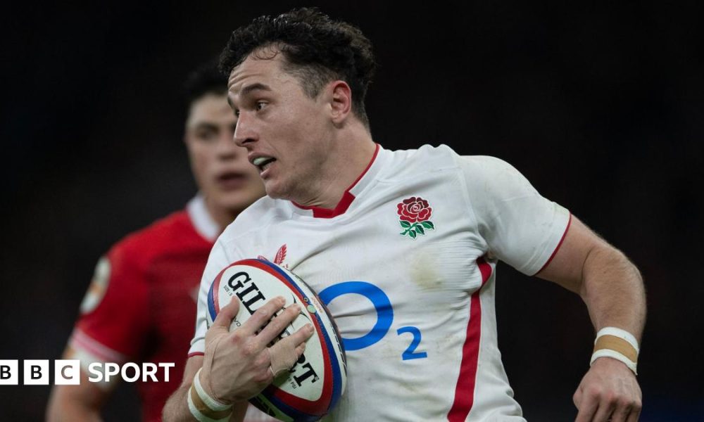 England wing Henry Arundell playing against Wales