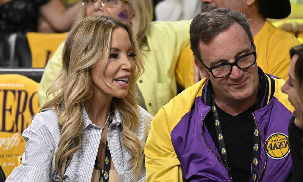 Lakers' Jeanie Buss says dad would have supported sale to Mark Walter