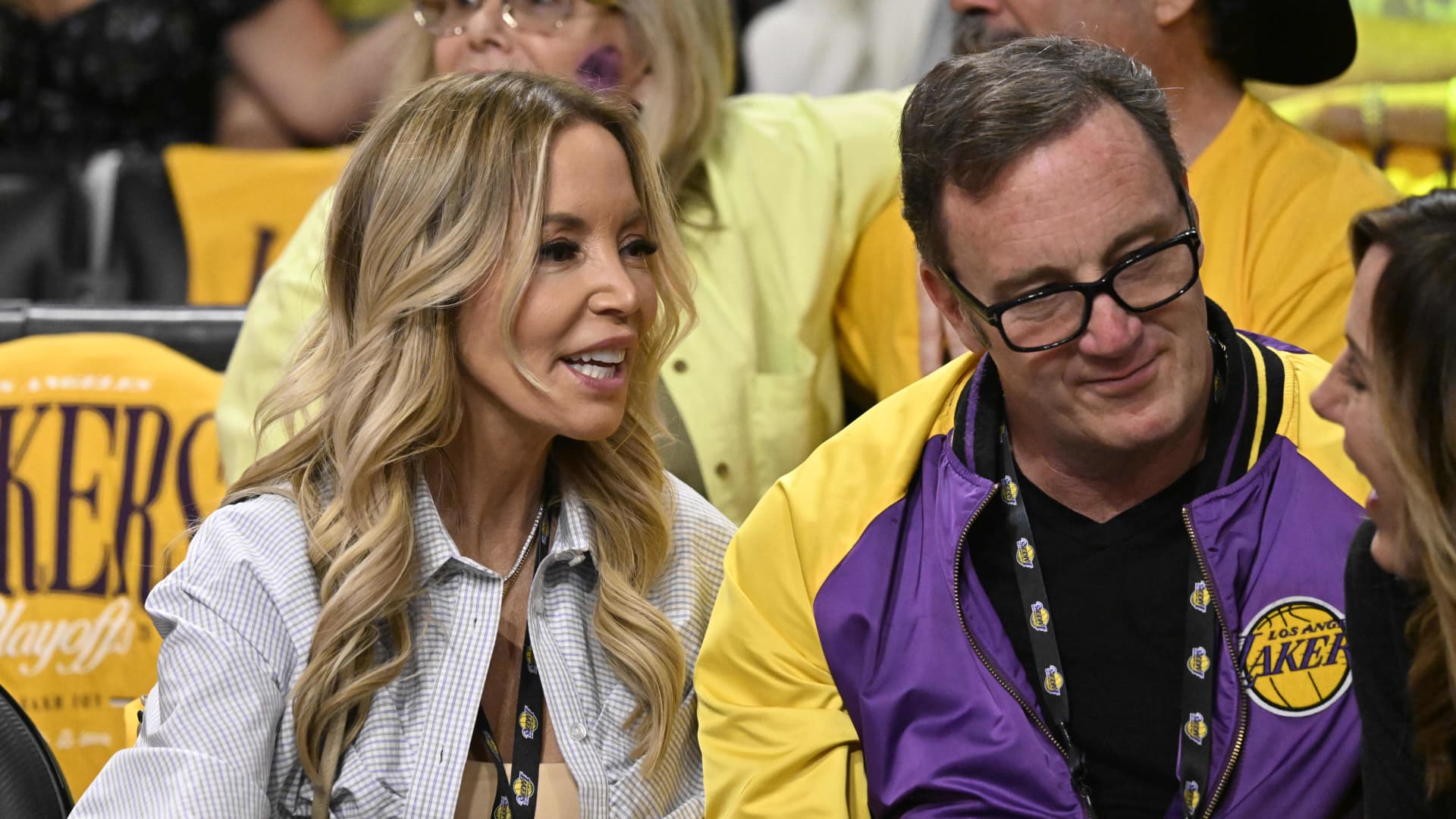 Lakers' Jeanie Buss says dad would have supported sale to Mark Walter