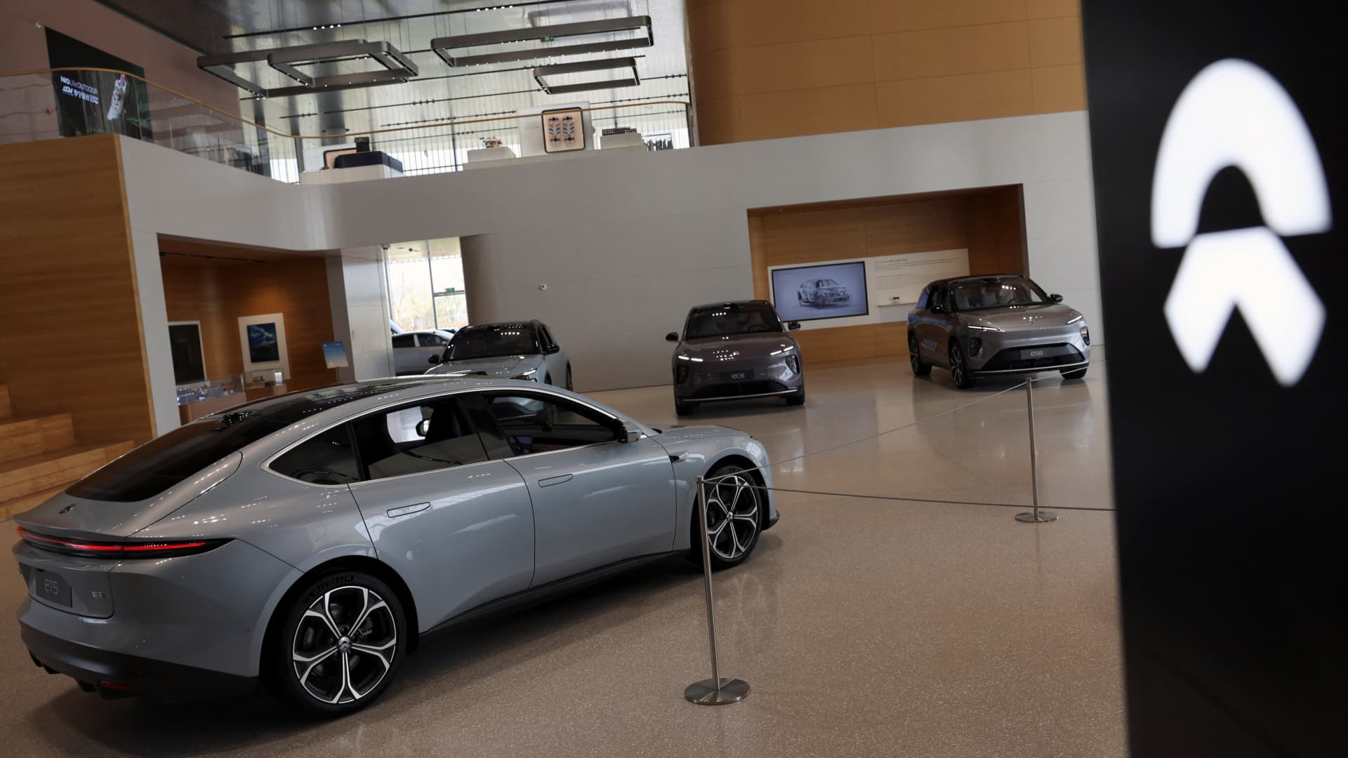 Why the largest U.S. auto dealer isn't interested in Chinese cars