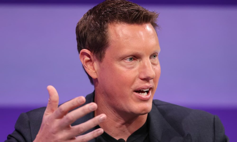 Paramount sweetens WBD bid, stops short of raising value