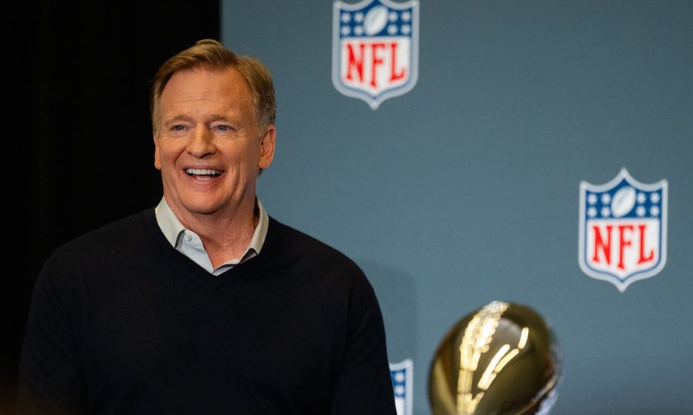 NFL to discuss live game rights with new media partners