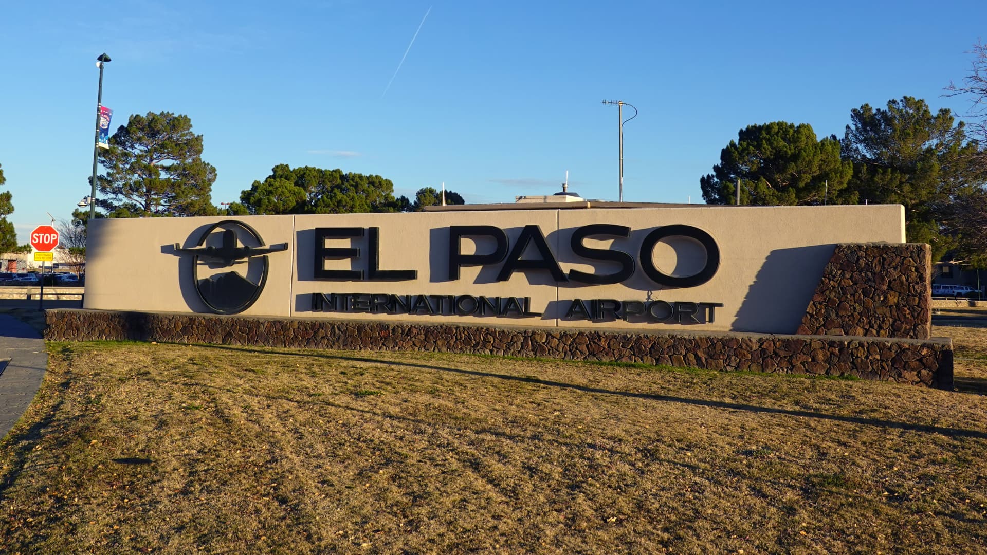 FAA abruptly lifts order halting El Paso airport flights for 10 days