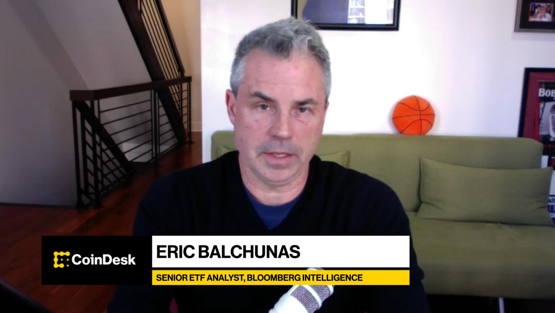 Bitcoin ETFs barely flinch as BTC slides 40%, Bloomberg’s Eric Balchunas says