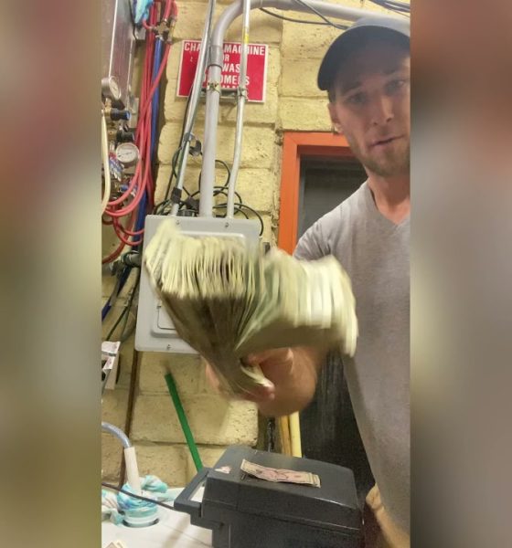 HOW MUCH MONEY $$ MY VENDING MACHINE MADE! Car wash vending machine income for ! week!