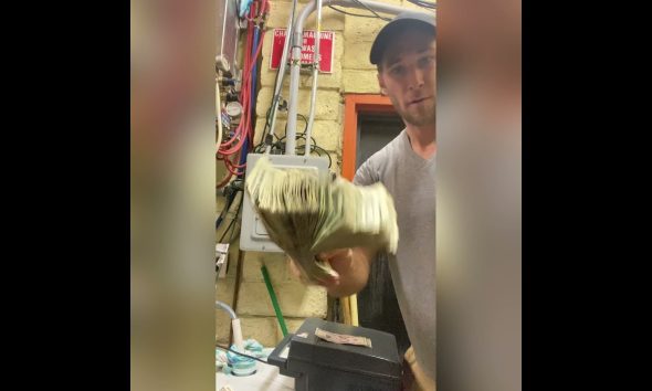 HOW MUCH MONEY $$ MY VENDING MACHINE MADE! Car wash vending machine income for ! week!