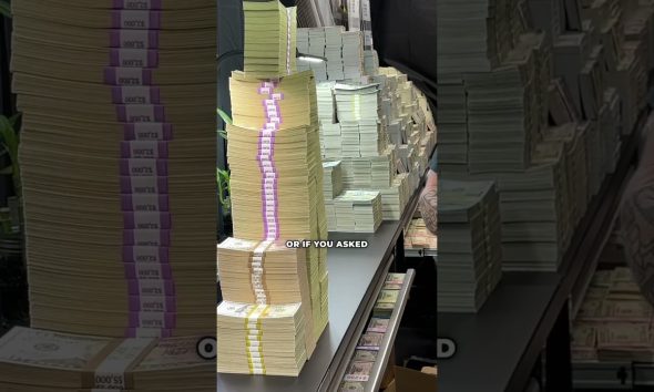 Why $100,000 in $100 Bills Costs Less Than $100,000 in $20 Bills #money #cash #banking #bills #prop