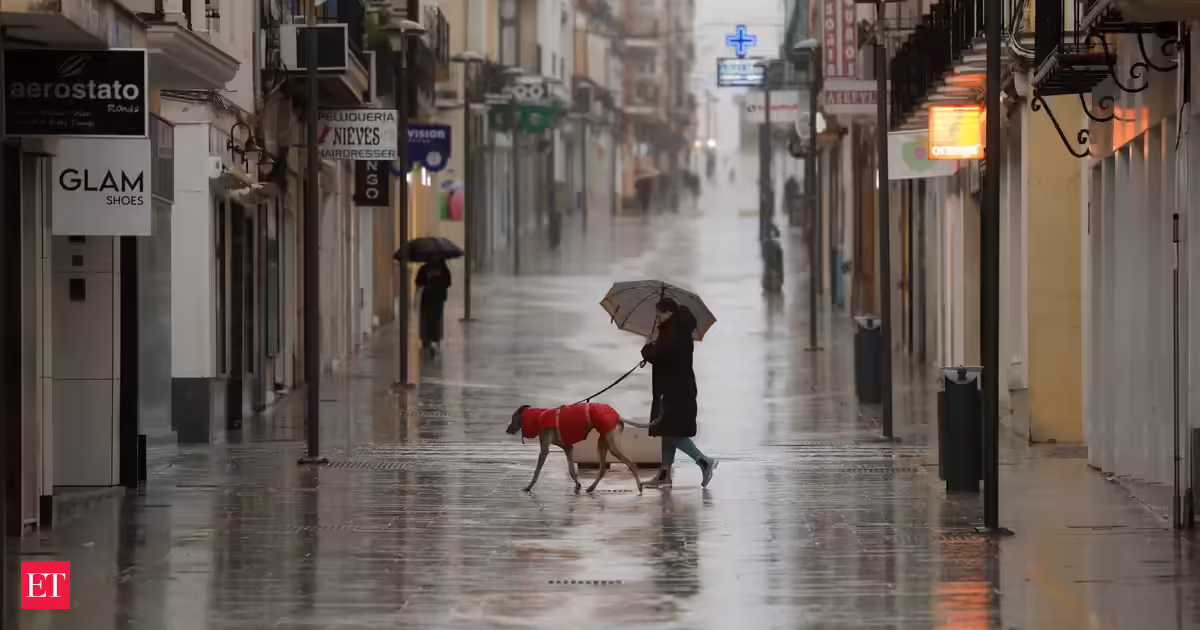 Thousands evacuated as storm hits Spain, Portugal