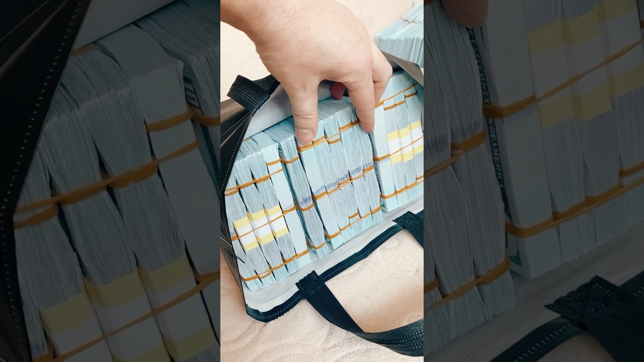 #cash #money #dendreams #asmr #asmraffirmations #asmrmanifestation #cash #millionaire #motivation