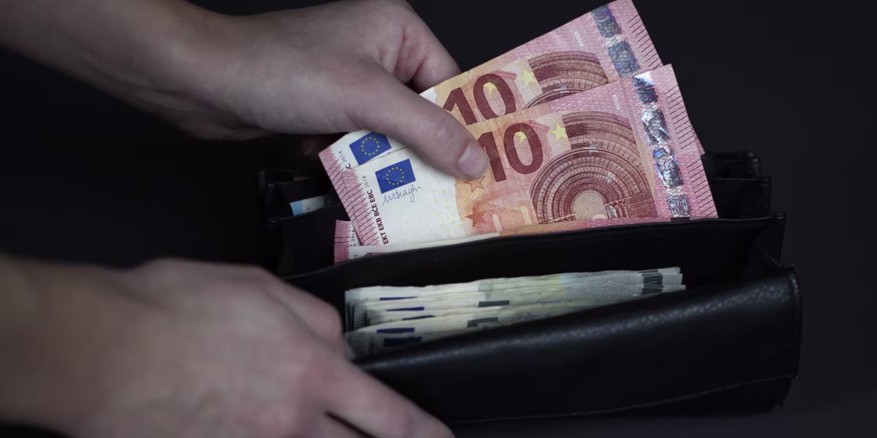 Eurozone Inflation Sinks Below ECB Target Ahead of Rate Decision