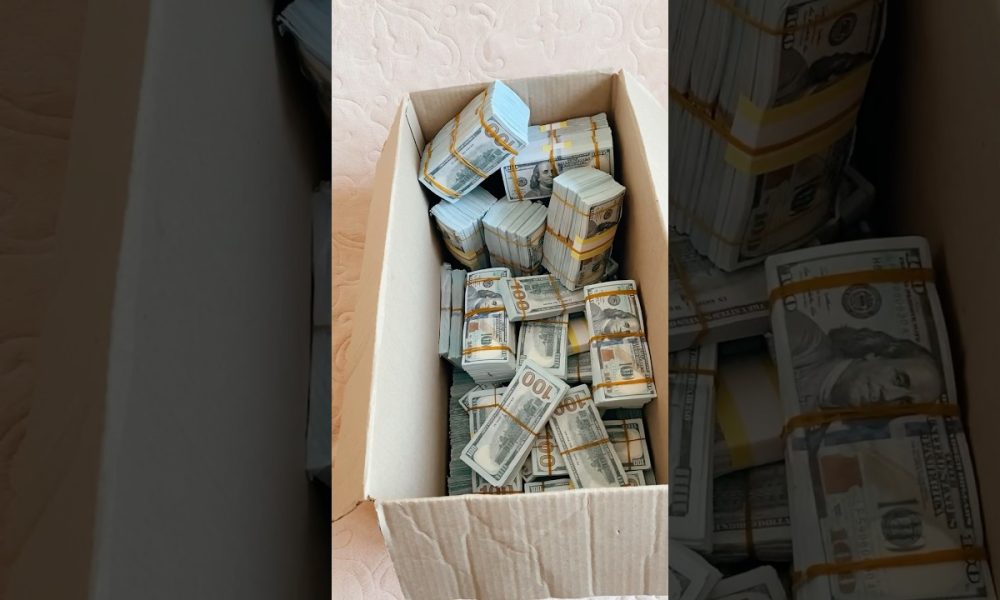 #money #motivation #dendreams #cash #asmr #affirmation #positive #asmraffirmations #millionaire